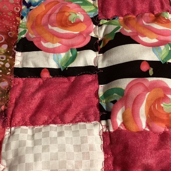 NWT. Hand Crafted Reversible Quilt and Pillow Set - Picture 2 of 7